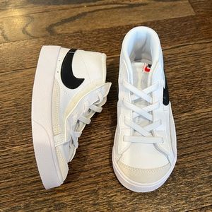 Toddler Nike sneakers